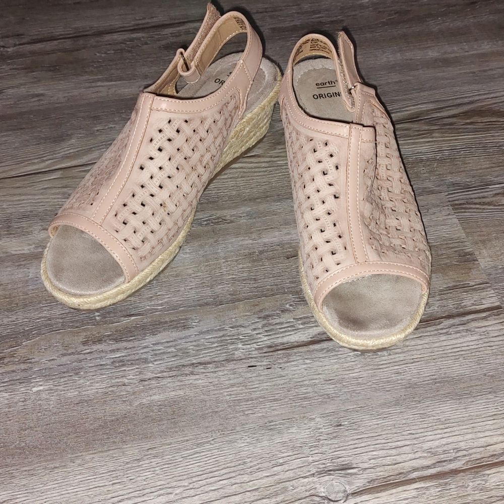Earth Origins Leather Perforated Wedges Naples Nevada  Sz 8.5